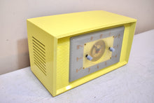 画像をギャラリービューアに読み込む, Seafoam Green 1958 Philco Model F752-124 AM 真空管ラジオ 希少な素晴らしいカラーサウンド、素晴らしいです。非常に良い状態！