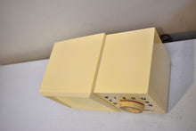 Load image into Gallery viewer, Bluetooth Ready To Go - Ivory White 1955 Airline Model GSE-1620A AM Vacuum Tube Radio Excellent Condition Great Receiver!