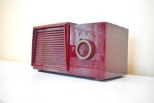 画像をギャラリービューアに読み込む, Bluetooth 準備完了 - バーガンディ スワール ヴィンテージ 1952 ゼネラル エレクトリック モデル 535 AM 真空管クロック ラジオ 素晴らしい状態の素晴らしいレシーバー！