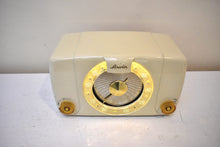 Charger l&#39;image dans la galerie, Bluetooth Ready To Go - Ivory White 1951 Arvin Model 451TL AM Vacuum Tube Radio Excellent Condition Great Receiver!