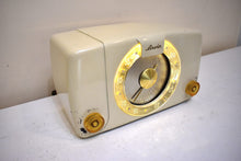 Charger l&#39;image dans la galerie, Bluetooth Ready To Go - Ivory White 1951 Arvin Model 451TL AM Vacuum Tube Radio Excellent Condition Great Receiver!