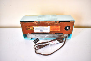 Celeste Blue Mid Century 1952 Automatic Radio Mfg Model CL-142 Vacuum Tube AM Radio Cool Model Rare Color!
