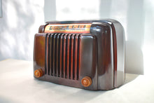Load image into Gallery viewer, Marble Brown Bakelite 1948 Bendix Model 526A AM Vacuum Tube Radio Classic Design! Sounds Great! Love This One!
