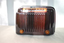 Load image into Gallery viewer, Marble Brown Bakelite 1948 Bendix Model 526A AM Vacuum Tube Radio Classic Design! Sounds Great! Love This One!