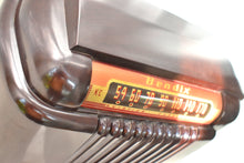 Load image into Gallery viewer, Marble Brown Bakelite 1948 Bendix Model 526A AM Vacuum Tube Radio Classic Design! Sounds Great! Love This One!