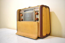 Load image into Gallery viewer, Saddle Tan 1946 Bendix Aviation Model 687A AM Portable Vacuum Tube Radio Excellent Condition! Works Great!