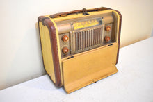 Load image into Gallery viewer, Saddle Tan 1946 Bendix Aviation Model 687A AM Portable Vacuum Tube Radio Excellent Condition! Works Great!