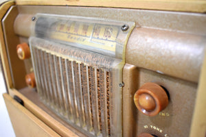 Saddle Tan 1946 Bendix Aviation Model 687A AM Portable Vacuum Tube Radio Excellent Condition! Works Great!