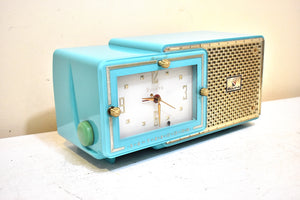 Egyptian Turquoise Gold Mid Century 1959 Bulova Model 120 Vacuum Tube AM Clock Radio Excellent Condition! Sounds Great!