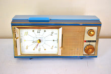 Charger l'image dans la galerie, Atlantic Blue 1959 Bulova Model 400 Vacuum Tube AM Clock Radio Excellent Condition! Sounds Great! Rare Model!
