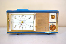 Charger l'image dans la galerie, Atlantic Blue 1959 Bulova Model 400 Vacuum Tube AM Clock Radio Excellent Condition! Sounds Great! Rare Model!