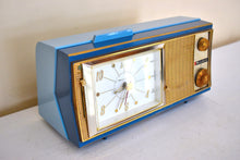 Charger l'image dans la galerie, Atlantic Blue 1959 Bulova Model 400 Vacuum Tube AM Clock Radio Excellent Condition! Sounds Great! Rare Model!