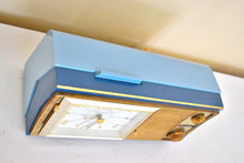 Charger l'image dans la galerie, Atlantic Blue 1959 Bulova Model 400 Vacuum Tube AM Clock Radio Excellent Condition! Sounds Great! Rare Model!