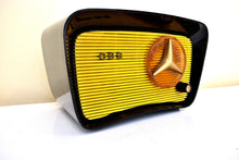 Charger l&#39;image dans la galerie, Bumble Bee Yellow and Black 1959 CBS Model C2160 Vacuum Tube AM Clock Radio Sounds Terrific! Excellent Condition!