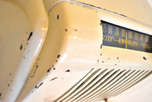 Load image into Gallery viewer, Ivory White Bakelite 1947 Crosley 58TL Vacuum Tube AM Radio Sounds Great! Very Good Condition!