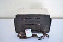 Load image into Gallery viewer, Ivory White Bakelite 1947 Crosley 58TL Vacuum Tube AM Radio Sounds Great! Very Good Condition!