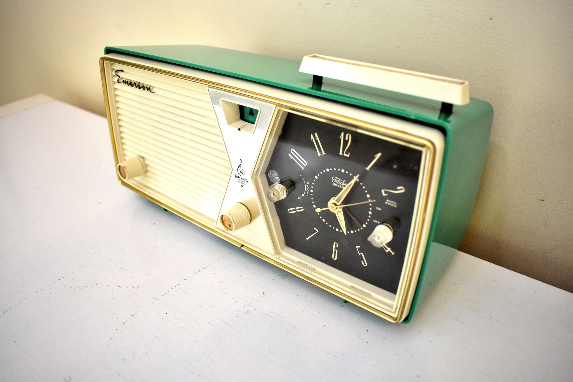 Shannon Green 1956 Emerson Model 919 Tube AM Radio Slapstick Clock Light Works! Great Color and Sound!