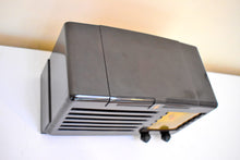 画像をギャラリービューアに読み込む, アンバーブラウン ベークライト 1948 RCA Victor Model 8-X-541 真空管AMラジオサウンド 大好評ベークライト！