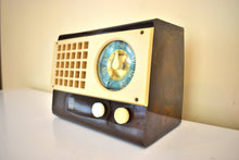 Load image into Gallery viewer, Burl Tan and Gold Catalin 1946 Emerson Model 520 Vacuum Tube AM Radio Sounds Great! Excellent Condition!