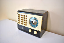 Load image into Gallery viewer, Onyx Green and Gold Catalin 1946 Emerson Model 520 Vacuum Tube AM Radio Sounds Great! Excellent Plus Condition!