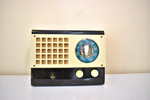 Onyx Green and Gold Catalin 1946 Emerson Model 520 Vacuum Tube AM Radio Sounds Great! Excellent Plus Condition!