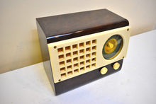 画像をギャラリービューアに読み込む, Butterscotch Honey Gold Catalin 1947 Emerson Model 520 Vacuum Tube AM Radio Sounds Great! Excellent Condition!