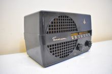 Charger l&#39;image dans la galerie, Jet Black 1950 Emerson Model 652 AM Vacuum Tube Radio Sounds Great! Excellent Condition!