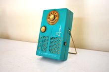 Load image into Gallery viewer, Seafoam Green 1958 Emerson Vanguard Model 888 AM Portable Transistor Radio Excellent Condition Loud Clear Sounding!