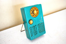 Load image into Gallery viewer, Seafoam Green 1958 Emerson Vanguard Model 888 AM Portable Transistor Radio Excellent Condition Loud Clear Sounding!