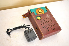 Load image into Gallery viewer, Seafoam Green 1958 Emerson Vanguard Model 888 AM Portable Transistor Radio Excellent Condition Loud Clear Sounding!