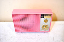 Charger l&#39;image dans la galerie, Bluetooth Ready To Go - Sassy Pink 1961 Emerson Model G-1701 AM Vacuum Tube Radio Little Blaster! Excellent Condition!