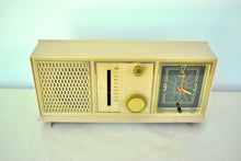 Charger l'image dans la galerie, Beige Pink 1963 Emerson Model G-1710 AM FM Vacuum Tube Alarm Clock Radio Sounds Great! Nice Color!