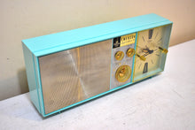 Charger l&#39;image dans la galerie, Aquamarine Turquoise 1961 Emerson Model G-1701 AM Vacuum Tube Alarm Clock Radio! Excellent Condition and Sounds Great!