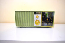 画像をギャラリービューアに読み込む, アボカド エルドラド 1962年 エマーソン ライフタイマー I モデル G-1704 AM 真空管目覚まし時計ラジオ 音がいい！いい色！