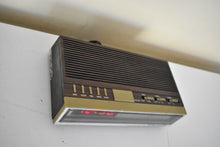 Charger l&#39;image dans la galerie, Wood Grain 1980s Emerson Model RED6552 AM FM Digital Alarm Clock Radio! Excellent Condition!