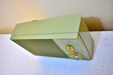 Charger l&#39;image dans la galerie, Bluetooth Ready To Go - Eldorado Avocado 1961 Emerson Model G-1701 AM Vacuum Tube Radio Little Blaster! Excellent Condition!