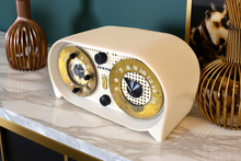 Load image into Gallery viewer, White Owl Eyes 1951 Zenith Model G516 AM Vacuum Tube Radio Great Looking and Sounding! Rare Color!