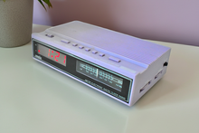 Charger l'image dans la galerie, Purple Lavender Sonic Model CR-100B AM FM Digital Alarm Clock Radio! Excellent Condition! Very Rare!