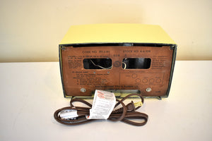 Sunfire Yellow 1952 Firestone Model 4-A-108 Vacuum Tube AM Radio Sounds Terrific! Rare Original Factory Color!