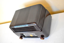 Load image into Gallery viewer, Marble Brown Bakelite 1946 General Electric Model 200 Vacuum Tube AM Radio Sounds Great Excellent Condition!