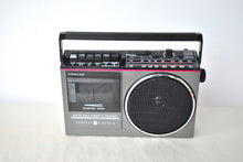 Charger l'image dans la galerie, GenX 80s Retro General Electric GE Model 3-5233A AM FM Cassette Stereo Boombox Radio! Sounds Great Excellent Condition!