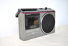 Charger l'image dans la galerie, GenX 80s Retro General Electric GE Model 3-5233A AM FM Cassette Stereo Boombox Radio! Sounds Great Excellent Condition!