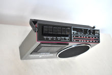 Charger l'image dans la galerie, GenX 80s Retro General Electric GE Model 3-5233A AM FM Cassette Stereo Boombox Radio! Sounds Great Excellent Condition!