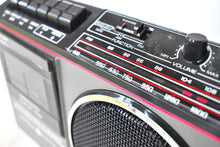 Charger l'image dans la galerie, GenX 80s Retro General Electric GE Model 3-5233A AM FM Cassette Stereo Boombox Radio! Sounds Great Excellent Condition!