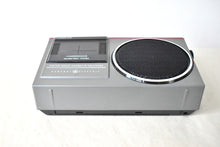 Charger l'image dans la galerie, GenX 80s Retro General Electric GE Model 3-5233A AM FM Cassette Stereo Boombox Radio! Sounds Great Excellent Condition!