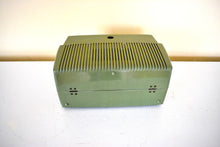 画像をギャラリービューアに読み込む, Leaf Green 1951 General Electric Model 611 AM Portable Vacuum Tube Radio Sounds Great!