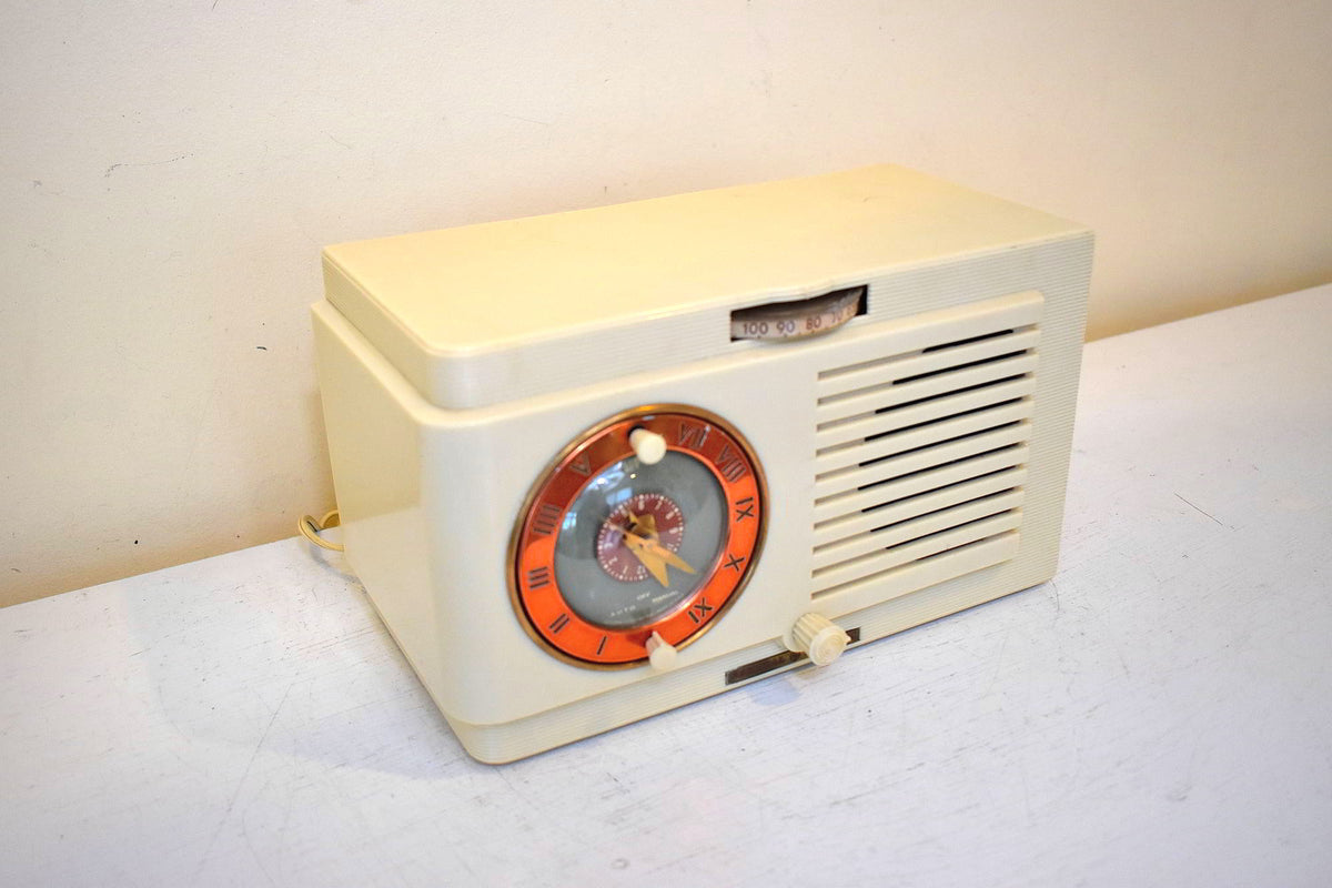 Grecian Ivory 1948 General Electric Model 62 AM Vacuum Tube Clock Radi ...