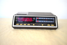 Charger l'image dans la galerie, Wood Grain 1980s General Electric Model 7-4616B AM FM Digital Alarm Clock Radio! Excellent Condition!