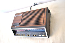 Charger l'image dans la galerie, Wood Grain 1980s General Electric Model 7-4616B AM FM Digital Alarm Clock Radio! Excellent Condition!