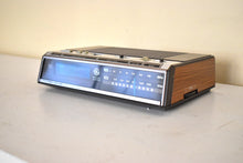 画像をギャラリービューアに読み込む, Wood Grain 1980s General Electric Model 74646-A AM FM Digital Alarm Clock Radio! Excellent Condition!